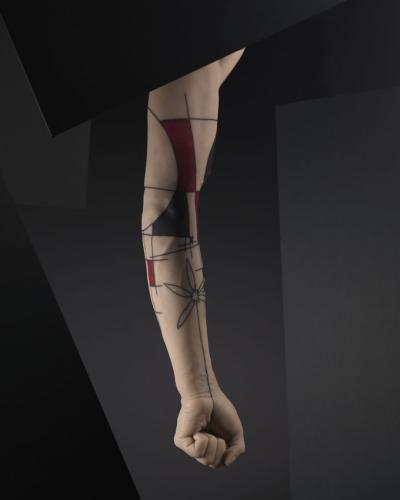 Tatuaje en un brazo masculino