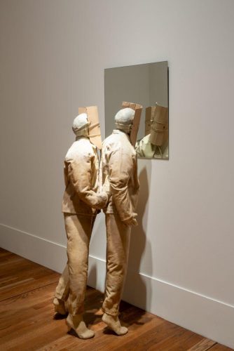 Absorto mirando al mar I