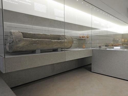 Vista de la sala IV, ‘Sit tibi terra levis. La muerte en época romana y tardoantigua (25 a.C.-600 d.C.)’